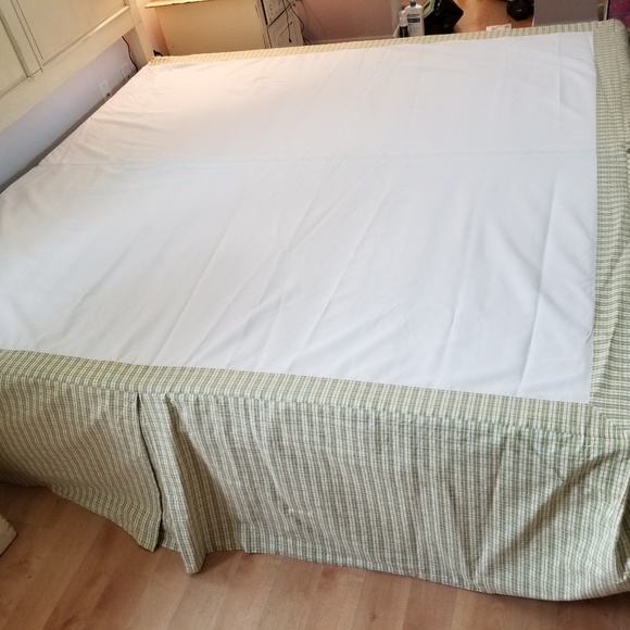Hand Crafted Other - EUC - Custom bedskirt King size